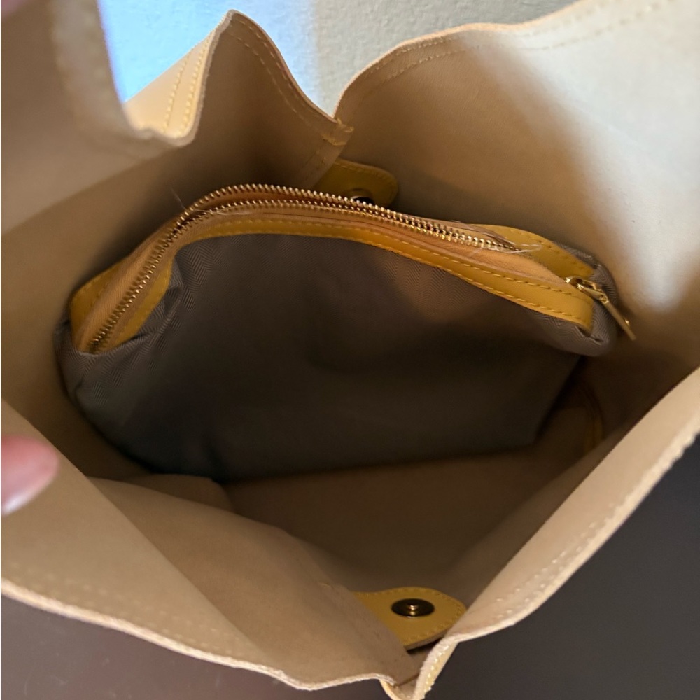 MDBM Lianna Yellow Hobo Bag with Slouchy Design - Picture 2 of 4